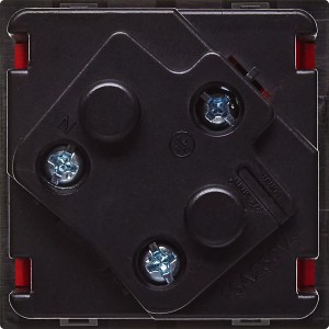 Розетка 45град с заземляющим контактом защитной шторкой и винтовым зажимом (2 модуля) красная