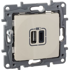 Etika - Зарядное устройство с двумя USB-разъемами Type A + Type C, 3000mA (сл.кость)