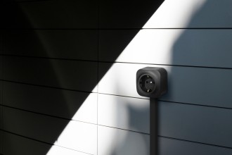 QUTEO Розетка 1-местная для открытой установки с заземлением с защитными шторками 16Ачёрный матовый