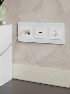 BRITE Рамка 3-местная РУ-3-2-Бр стекло белый RE IEK