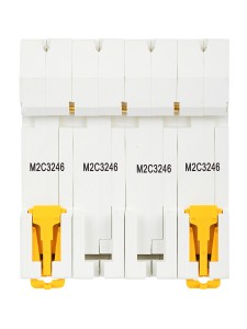 ARMAT Автоматический выключатель M06N 4P C 32А IEK