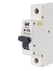 ARMAT Автоматический выключатель M06N 1P C 25А IEK