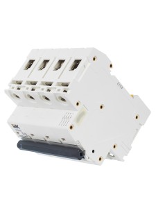 ARMAT Автоматический выключатель M06N 4P C 13А IEK