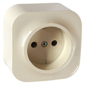 Розетка 2P 10/16A (сл.кость) Quteo