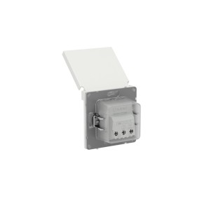 Розетка силовая, 2P+E, с з/ш, с крышкой, IP44, KANT, белый песок DKC