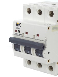 ARMAT Автоматический выключатель M06N 3P D 6А IEK