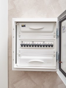 ARMAT Автоматический выключатель M06N 4P C 32А IEK