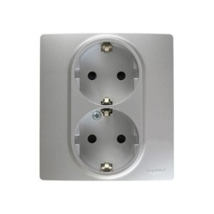 ETIKA Розетка 2-местная с заземлением с защитными шторками безвинтовое крепление 16А в сборе алюминий