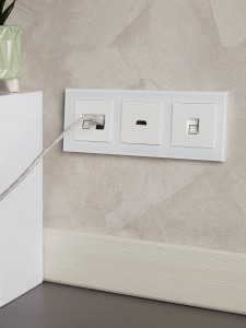 BRITE Рамка 3-местная РУ-3-2-Бр стекло белый матовый IEK
