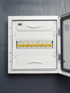KARAT Автоматический выключатель ВА47-100 3P C 63А 10кА IEK