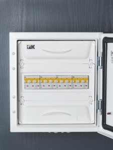 KARAT Автоматический выключатель ВА47-60M 3P C 6А 6кА IEK