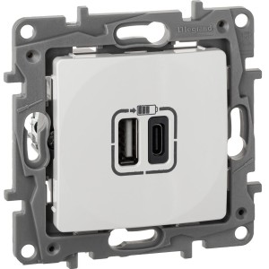 Etika - Зарядное устройство с двумя USB-разъемами Type A + Type C, 3000mA. (белый)