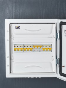KARAT Автоматический выключатель ВА47-60M 3P D 32А 6кА IEK