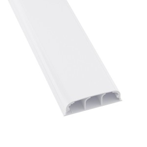 Кабель-канал плинтусного типа 70х22 мм, трехсекционный, с крышкой DKC