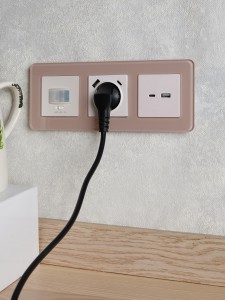 BRITE Рамка 3-местная РУ-3-2-Бр стекло дымчатый RE IEK