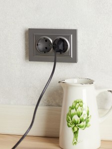 BRITE Розетка 2-местная с заземлением с защитными шторками 16А в сборе РСш12-3-БрС сталь IEK