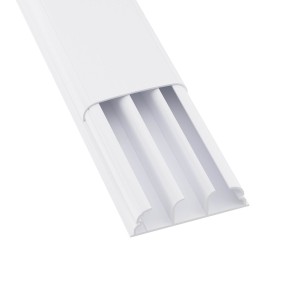 Кабель-канал плинтусного типа 70х22 мм, трехсекционный, с крышкой DKC