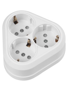 Розетка треугольная 2П+3 открытой установки IP20 16A с защитными шторками белая "Ладога" TDM