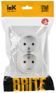BRITE Розетка 2-местная с заземлением без защитных шторок 16А в сборе РС12-3-БрАБ арктический белый IEK