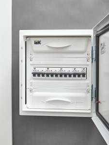 ARMAT Автоматический выключатель M06N 3P C 10А IEK