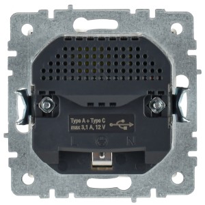 BRITE Розетка 1-местная с заземлением с защитными шторками 16А с USB A+C 18Вт РЮш11-1-БрБ белый IEK