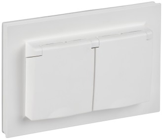 BRITE Розетка 2-местная с заземлением с защитными шторками и крышкой 16А в сборе IP44 РСбш12-3-44-БрАБ арктический белый IEK