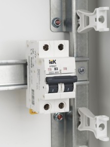 ARMAT Автоматический выключатель M06N 2P B 3А IEK